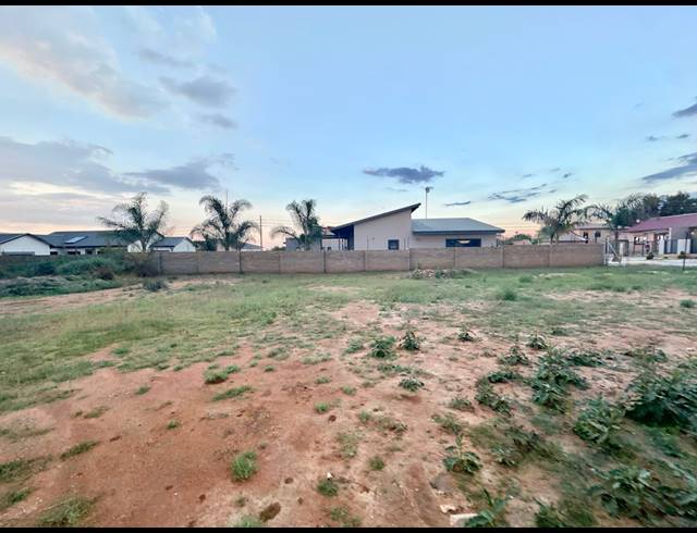 658M² VACANT LAND FOR SALE IN BENDOR